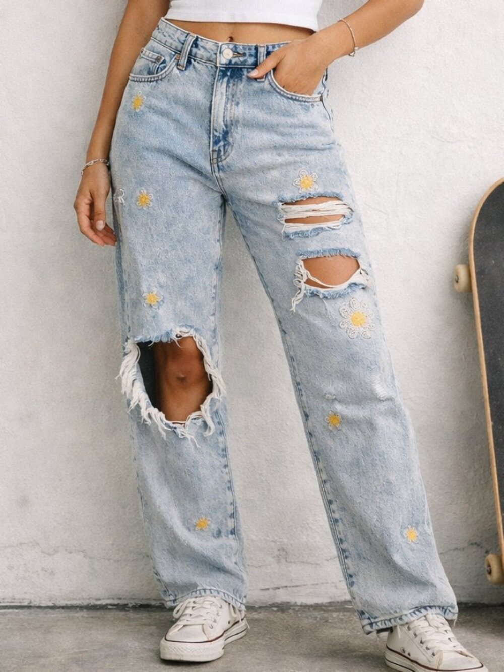 PacSun Daisy Embroidered Boyfriend Jeans Women’s 28 Ripped Acid Wash 100% Cotton